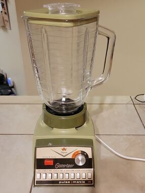 Vintage Avocado Green Imperial Osterizer 10 Speed Blender